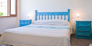 5 bedrooms, iron/ironing board