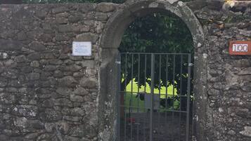 Enceinte de lâhĂ©bergement