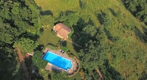 Exterior - Lovely cottage with large pool in gorgeous, landscaped garden (Baderna)