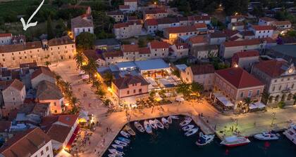 Revelin Hvar - Unique16th-century UNESCO Heritage house near beach