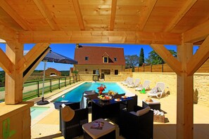 Piscine extérieure, piscine chauffée