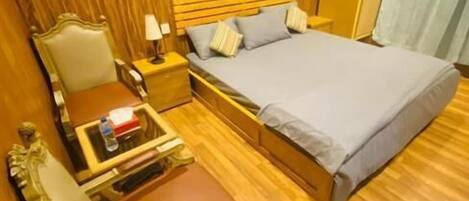 Room | Free WiFi