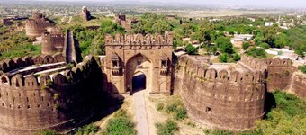 Inviting 3-bed House in Jhelum