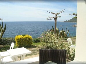 Property grounds - Studio N°1 in Tiuccia, waterfront, air-conditioned, wifi (tiuccia)