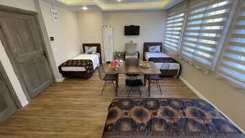 Economy Triple Room | Free WiFi