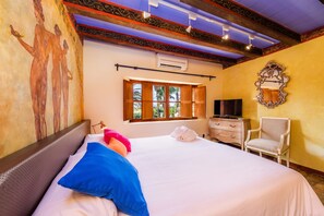 1 bedroom, iron/ironing board, free WiFi, bed sheets - Villa La Torre: historic watchtower with pool and restaurant at agrotourism resort (Campos)