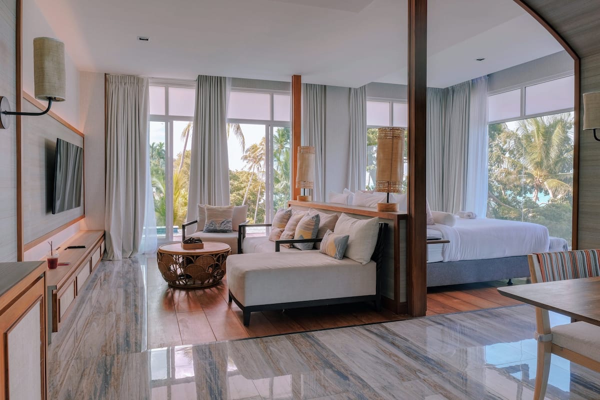1 bedroom, individually decorated, individually furnished