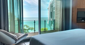 Decoración personalizada, muebles diferentes y cortinas blackout