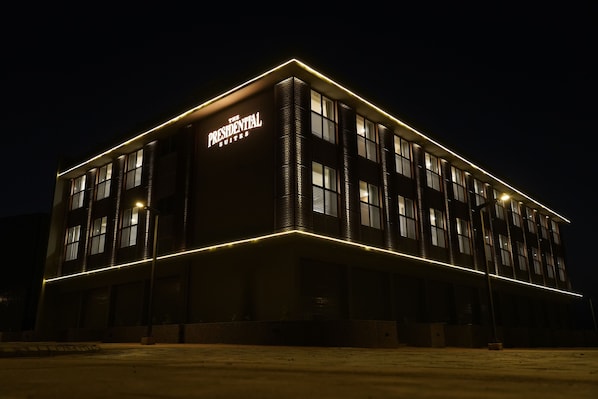 Façade de l’hébergement - soirée/nuit