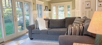 The Pet-Friendly Surf Shack Hideaway on the Cove