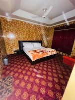 Standard Double Room | Free WiFi
