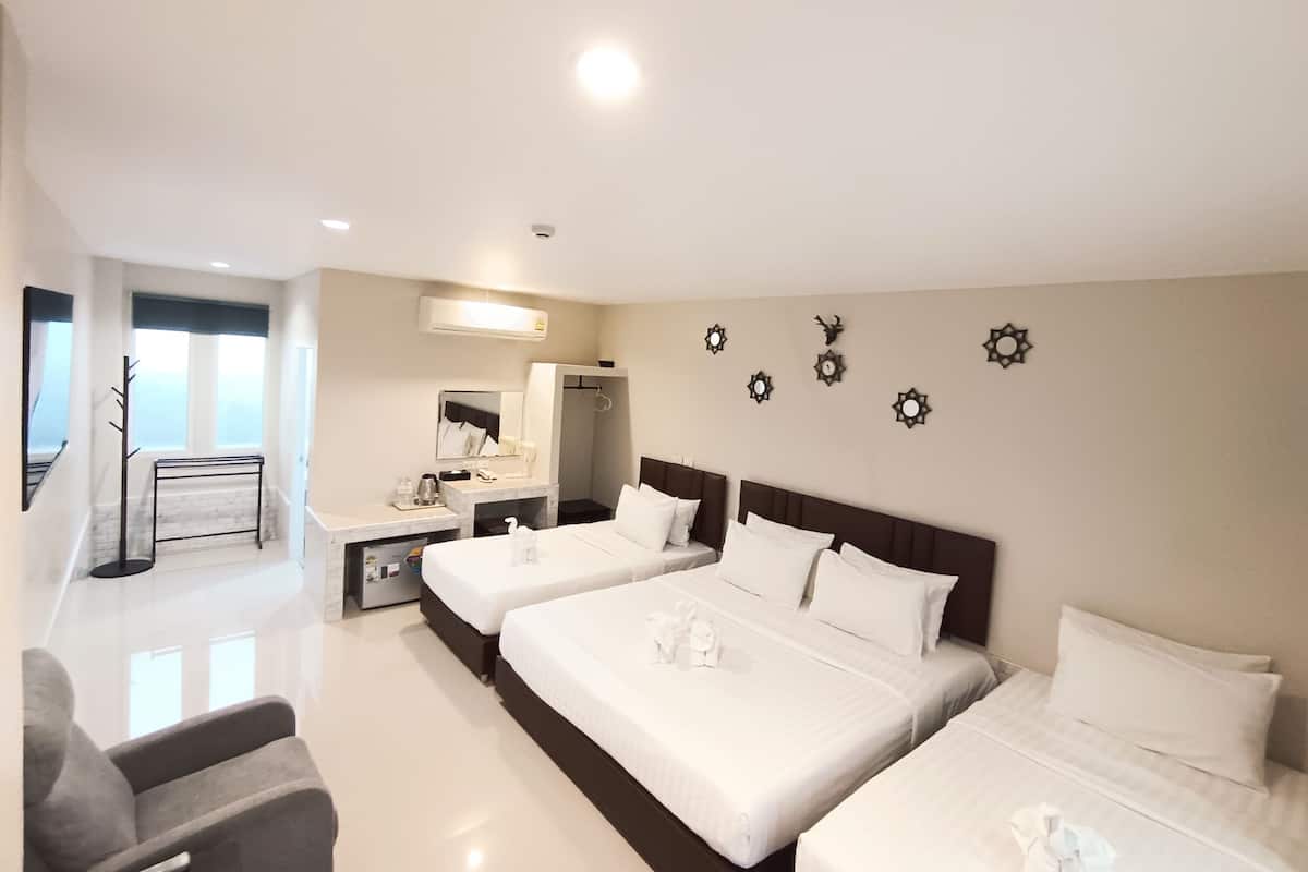 Quarto casal para família de uso individual, ar-condicionado, vista para o jardim | Escrivaninha, espaço de trabalho para notebook, Wi-Fi de cortesia