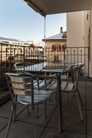 Modern Apartment, 2 Bedrooms, Balcony, Mountain View | Balcony