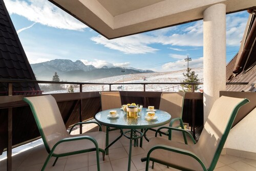 Apartment with Terrace | Mountain View, Close to Trails