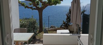 Studio N°23 Tiuccia Proche Ajaccio Avec Accès Direct à la mer et Wifi