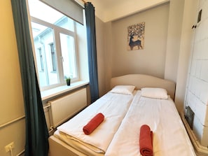 2 bedrooms, desk, iron/ironing board, free WiFi