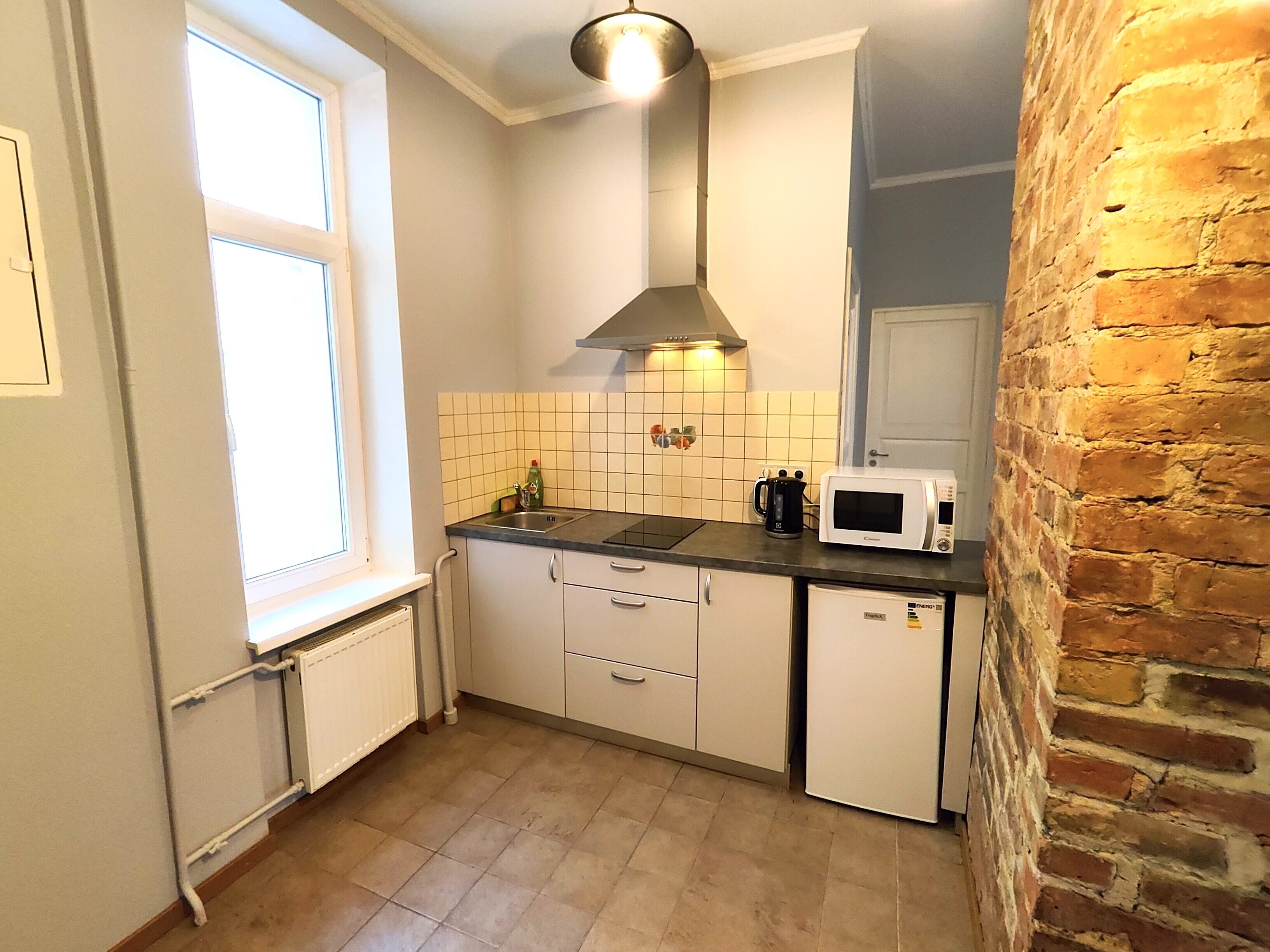 Fridge, microwave, coffee/tea maker, electric kettle