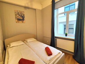 2 chambres, bureau, fer et planche à repasser, Wi-Fi gratuit