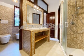 Douche, bidet