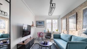 Deluxe Apartment | 1 bedroom, iron/ironing board, free WiFi, bed sheets