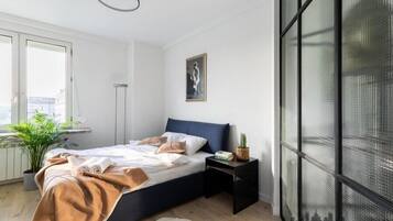 Deluxe Apartment | 1 bedroom, iron/ironing board, free WiFi, bed sheets