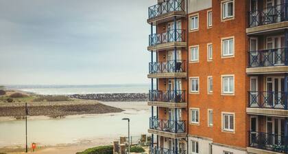 Sovereign Sunrise near to beach