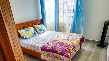 1 chambre, fer et planche à repasser, Wi-Fi gratuit, draps fournis