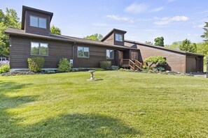 Exterior - Hot Tub | Pet Friendly | Canandaigua | FLX (Canandaigua)