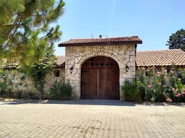 Fachada de la propiedad