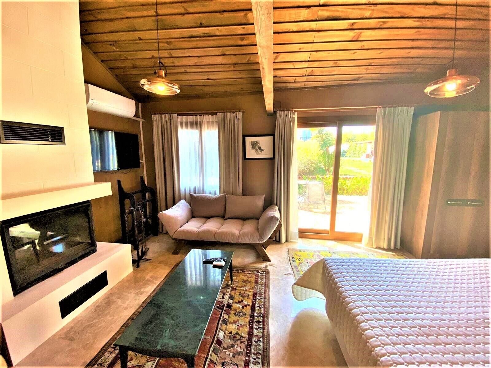 Luxury Double Room | Individually decorated, individually furnished, desk, laptop workspace