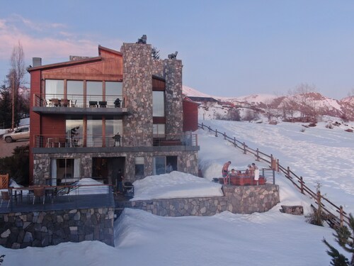 Luxury chalet with best skiing in the South American Andes