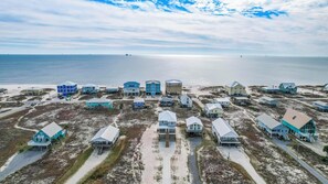 Exterior - Cozy & Affordable 1 Bdrm beach home w/great Gulf Views and easy Beach Access. (Gulf Shores)
