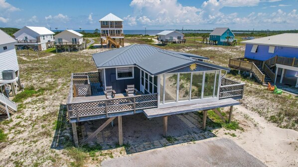 Exterior - Cozy & Affordable 1 Bdrm beach home w/great Gulf Views and easy Beach Access. (Gulf Shores)