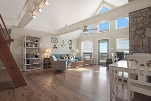 Smart TV, DVD player, video library - Updated 3 Bedroom Gulf Front Private Beach Home located in Cabana Beach Estates (Gulf Shores)