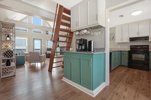 Interior - Updated 3 Bedroom Gulf Front Private Beach Home located in Cabana Beach Estates (Gulf Shores)