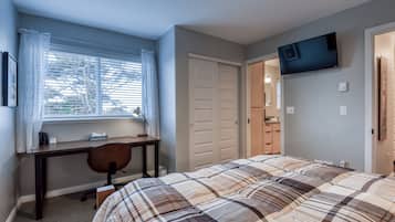 2 bedrooms, desk, iron/ironing board, free WiFi