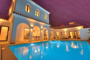 Piscine extérieure, piscine chauffée