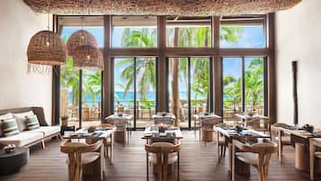 10 restaurants, breakfast, lunch, dinner served; Mexican cuisine