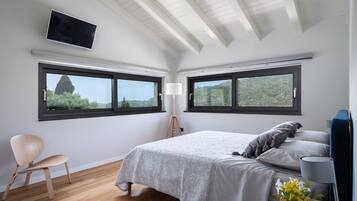 3 Schlafzimmer, BĂŒgeleisen/BĂŒgelbrett, Internetzugang, BettwĂ€sche