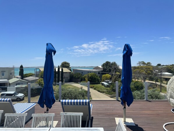Terrace/patio - Sea views, located at Hooper's beach. Town center. (Robe)