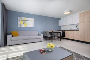 Flat-screen TV - Garden Palace Resort / Standard Apartment 4 Person Premium (Umag)