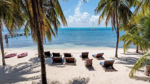 Villa Angela | 4BR | Beachfront & Private Pool