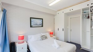 3 bedrooms, free WiFi, bed sheets