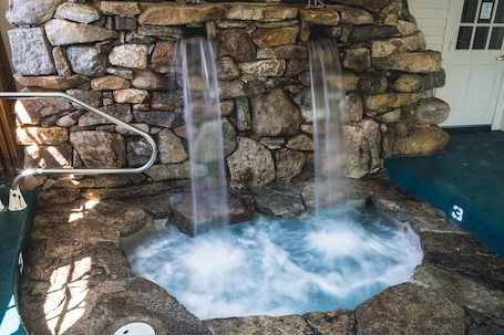 Bañera de hidromasaje interior