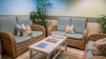 Aromatherapie, Warmsteinmassagen, Tiefengewebe-Massagen