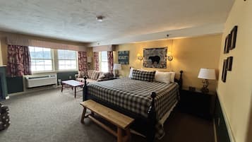 Deluxe Room, 1 King Bed with Sofa bed, Fireplace (Jetted Tub) | Desk, blackout drapes, iron/ironing board, free cribs/infant beds