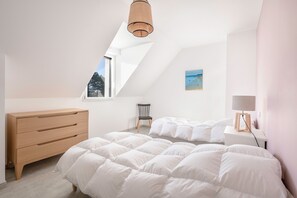 4 bedrooms, iron/ironing board, free WiFi