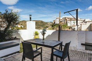 Outdoor dining - Private attic in Montan (Montanejos) (Montán)