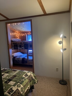 2 soveværelser, gratis Wi-Fi, sengetøj