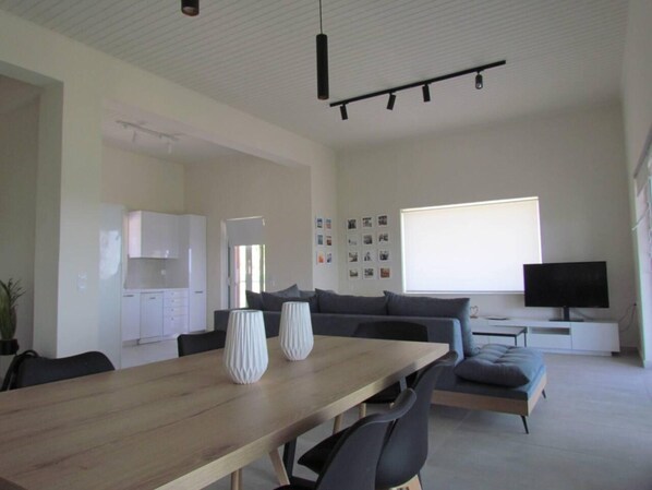 House | Dining